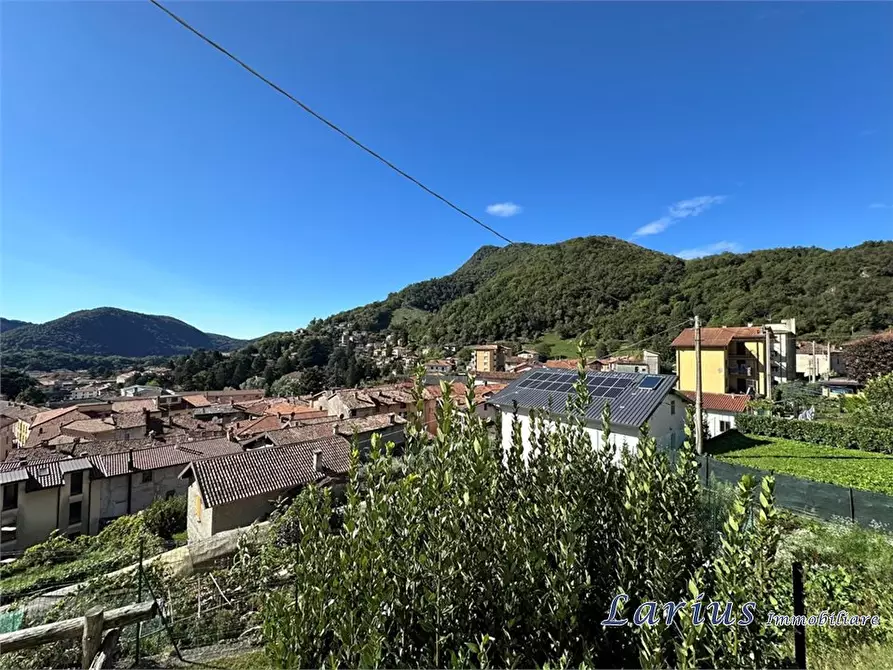 Immagine 10 di Appartamento in vendita  10 a Asso