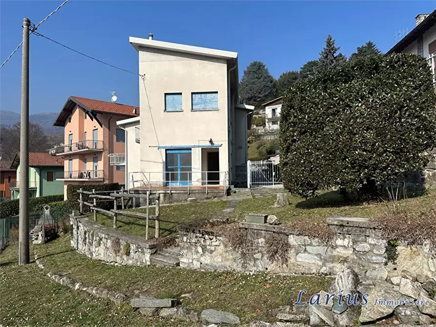 Immagine 7 di Appartamento in vendita  10 a Asso