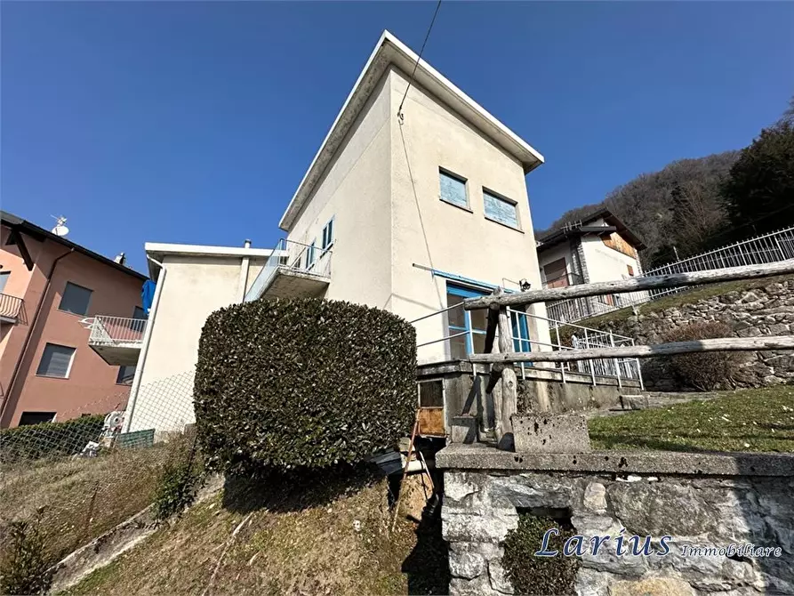 Immagine 4 di Appartamento in vendita  10 a Asso