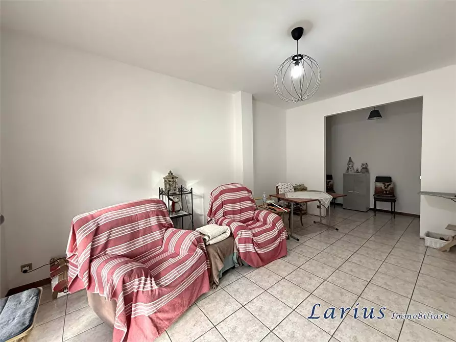 Immagine 4 di Appartamento in vendita  11 a Asso