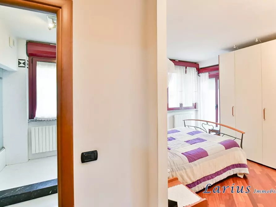 Immagine 9 di Appartamento in vendita  a Erba