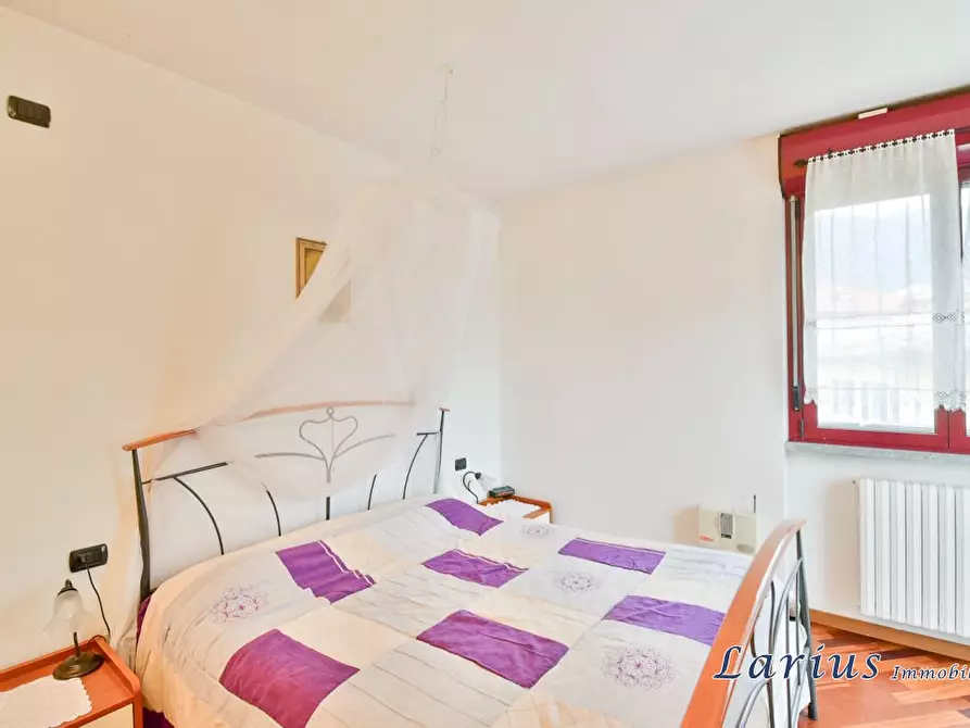 Immagine 4 di Appartamento in vendita  a Erba