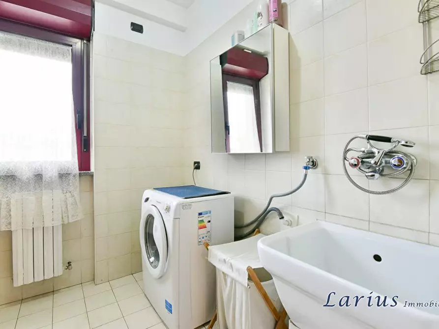 Immagine 3 di Appartamento in vendita  a Erba