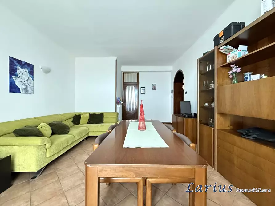 Immagine 9 di Appartamento in vendita  11 a Monguzzo