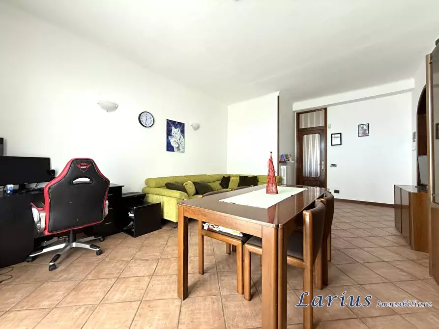 Immagine 10 di Appartamento in vendita  11 a Monguzzo