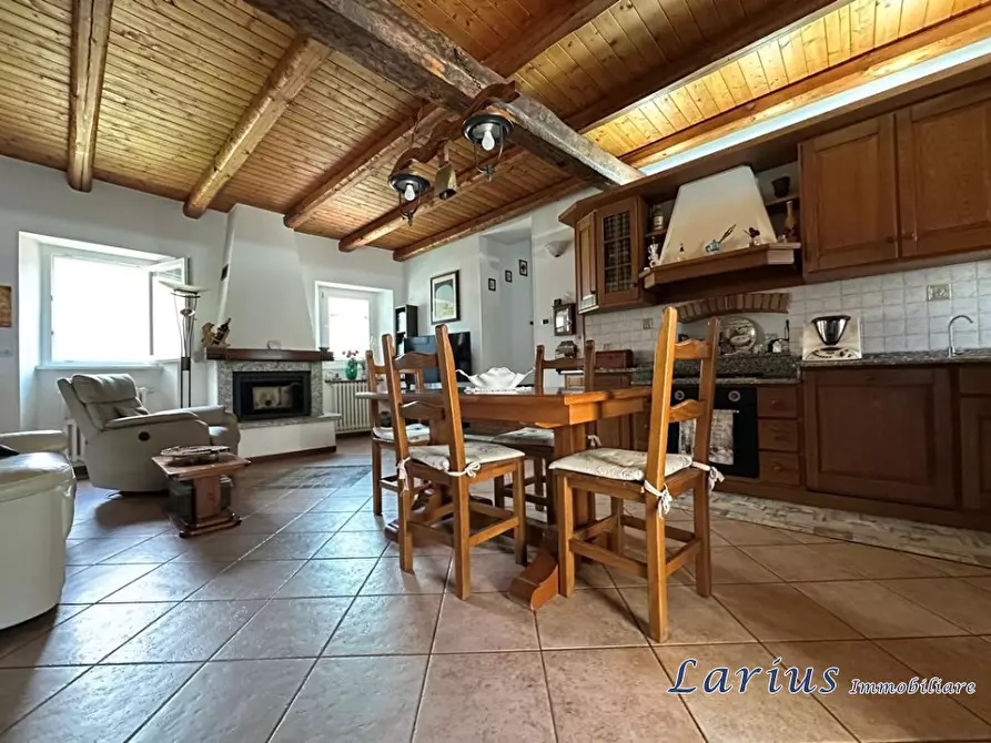 Immagine 1 di Appartamento in vendita  3 a Valbrona