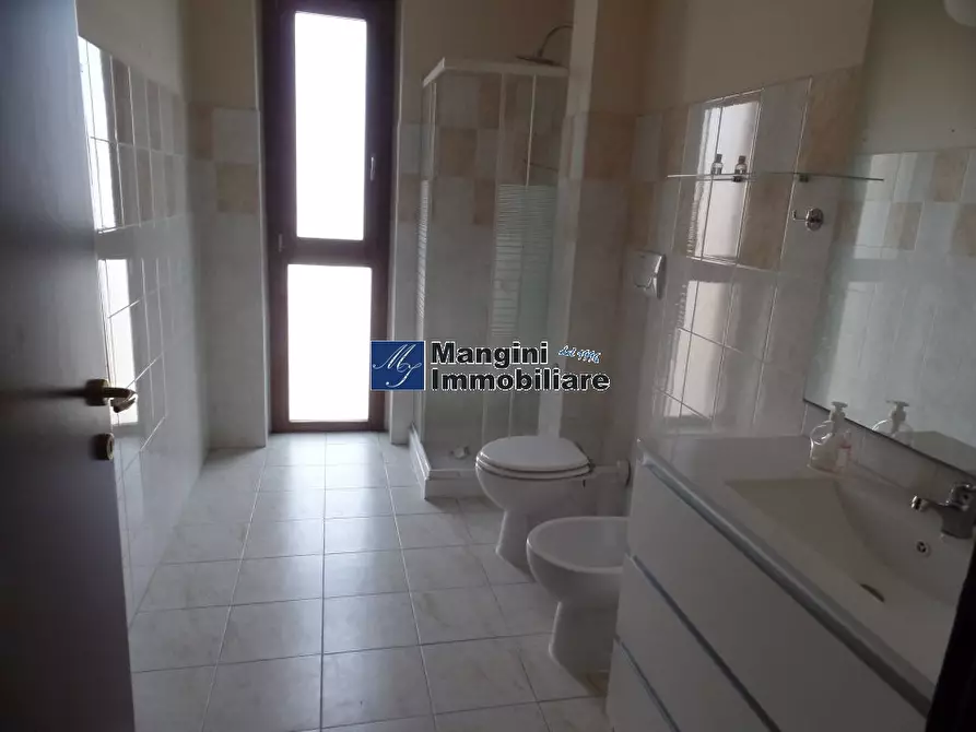 Immagine 5 di Appartamento in vendita  a Livorno