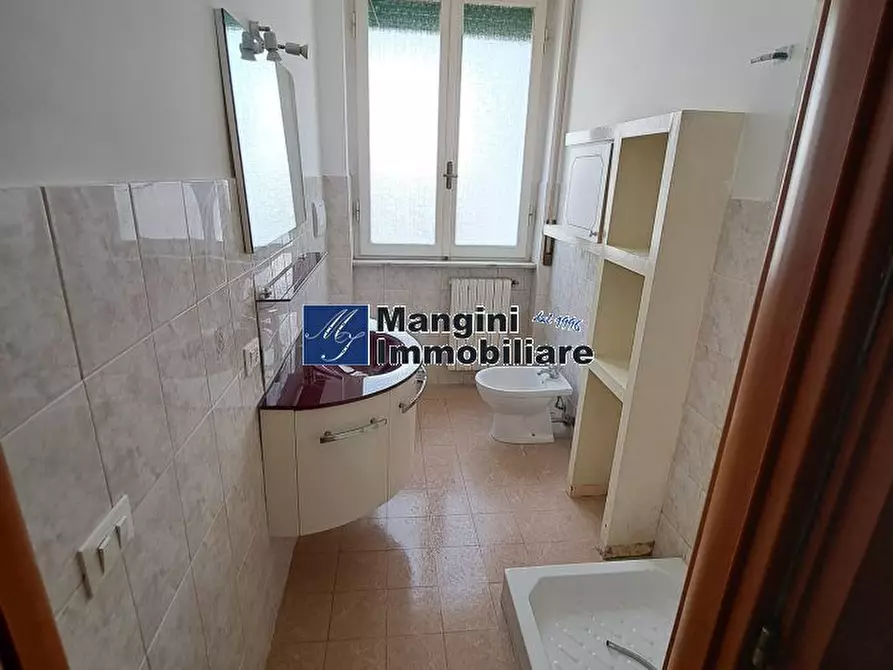 Immagine 5 di Appartamento in vendita  a Livorno