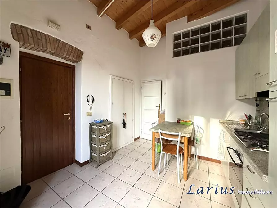 Immagine 8 di Appartamento in vendita  18 a Erba