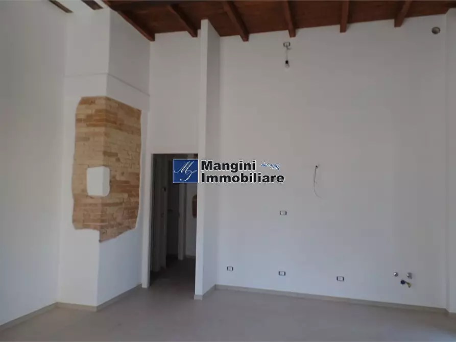 Immagine 9 di Appartamento in vendita  a Livorno