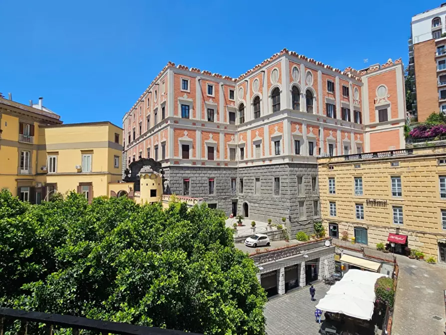 Immagine 1 di Appartamento in vendita  a Napoli