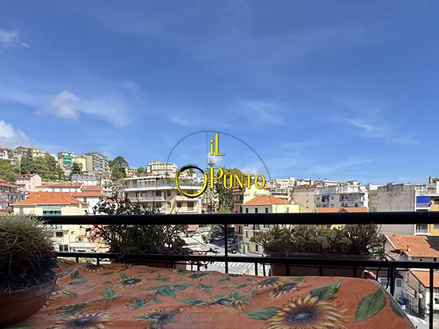 Immagine 3 di Appartamento in vendita  155 a San Remo