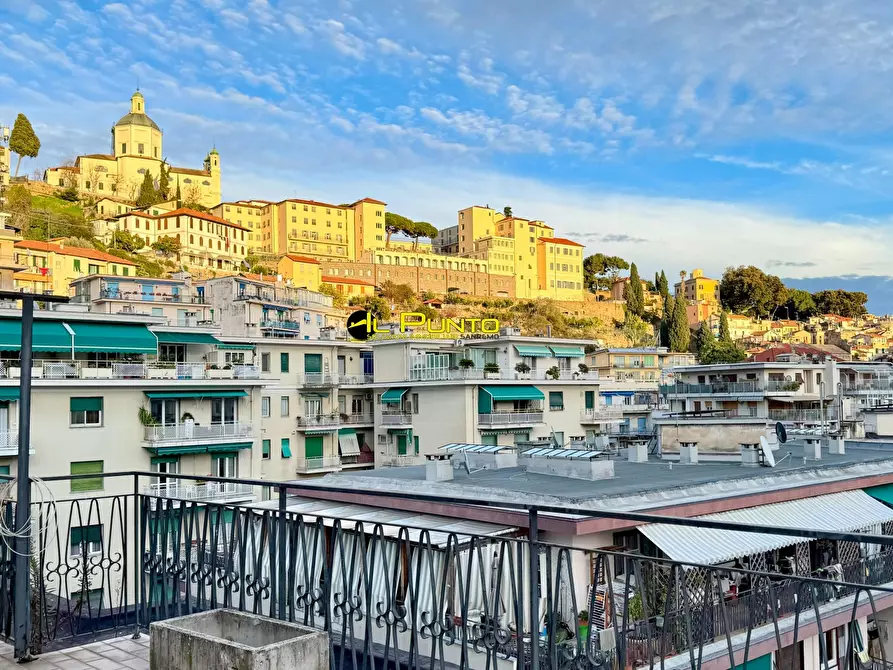 Immagine 2 di Appartamento in vendita  111 a San Remo