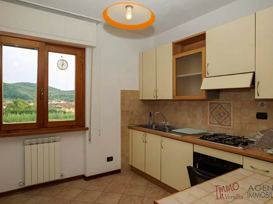 Immagine 5 di Appartamento in vendita  a Massarosa