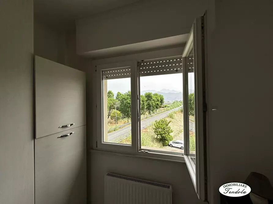 Immagine 6 di Appartamento in vendita  a Ortonovo