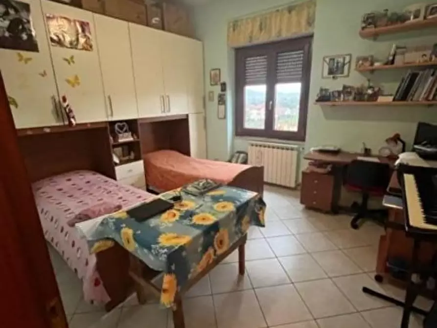 Immagine 5 di Appartamento in vendita  a Castelnuovo Magra