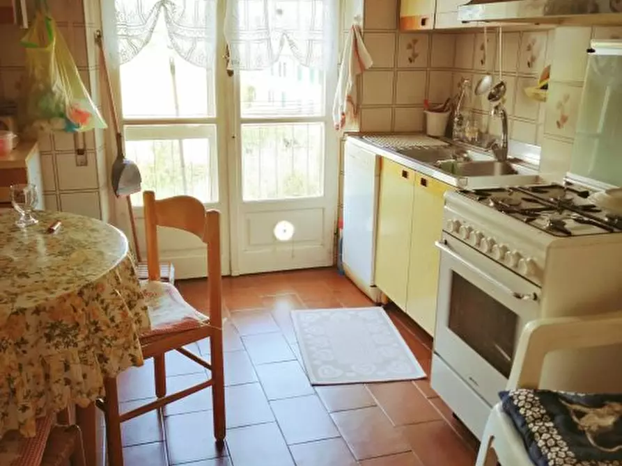 Immagine 6 di Appartamento in vendita  a Ameglia