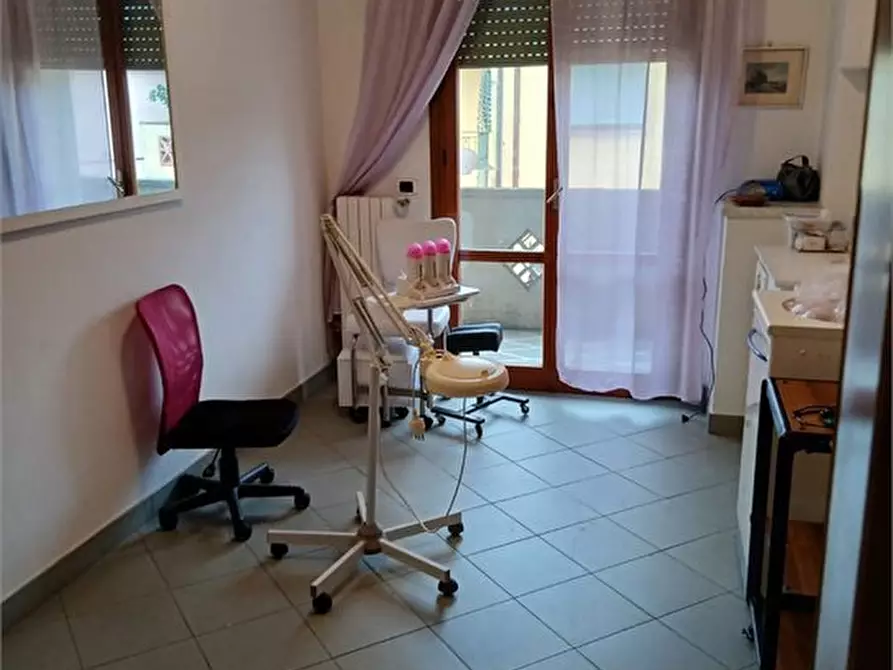 Immagine 9 di Appartamento in vendita  a Castelnuovo Magra