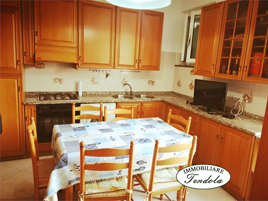 Immagine 2 di Appartamento in vendita  a Ameglia