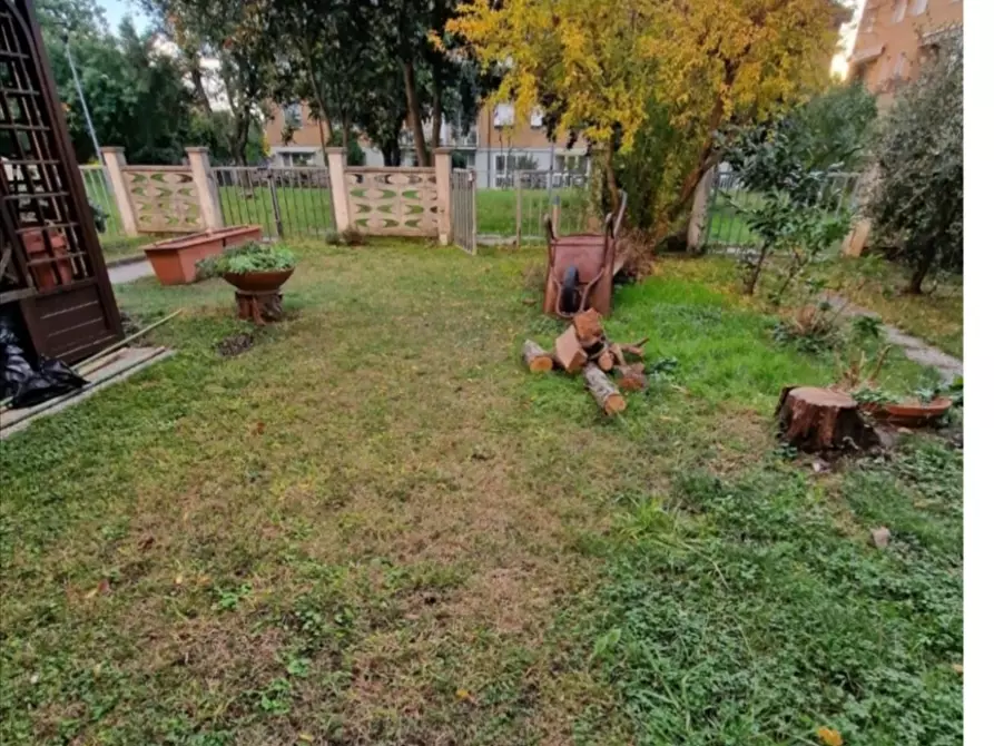 Immagine 10 di Appartamento in vendita  a Ortonovo