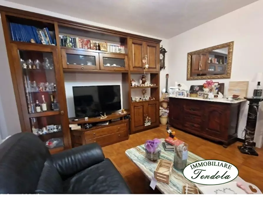 Immagine 2 di Appartamento in vendita  a Ortonovo