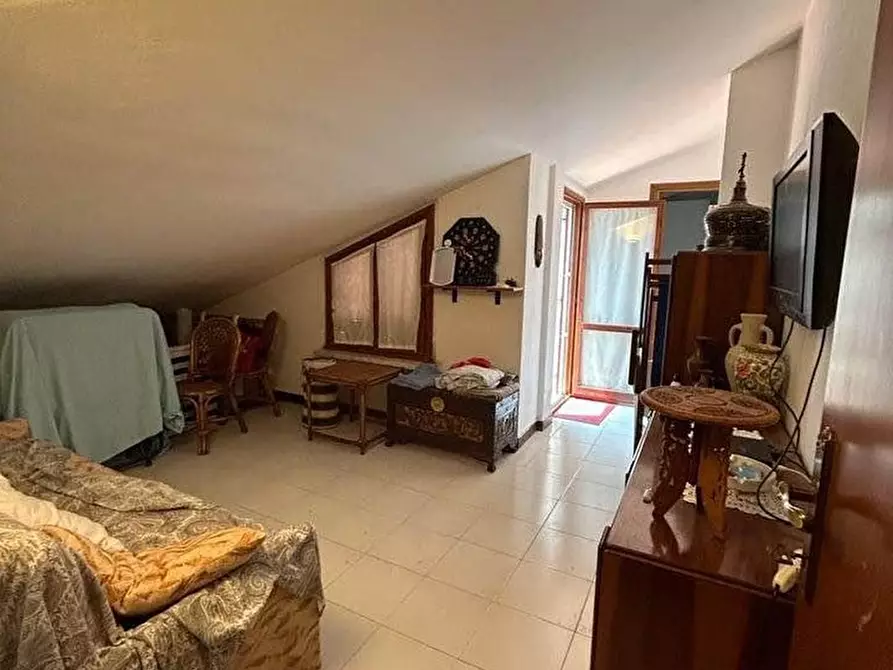 Immagine 8 di Appartamento in vendita  a Ortonovo