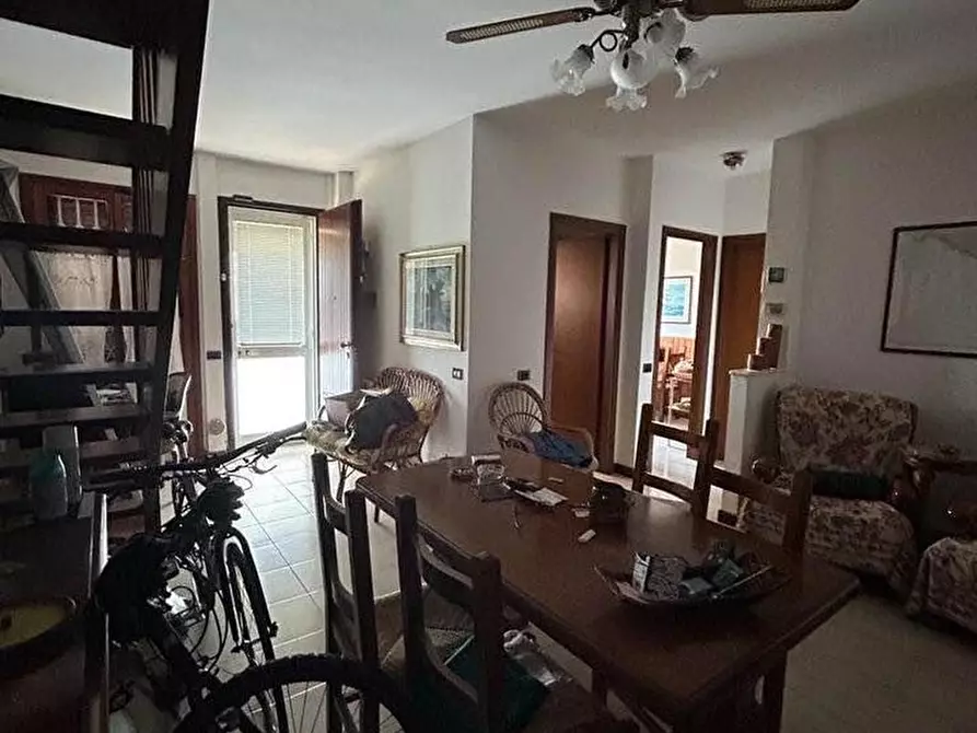 Immagine 3 di Appartamento in vendita  a Ortonovo