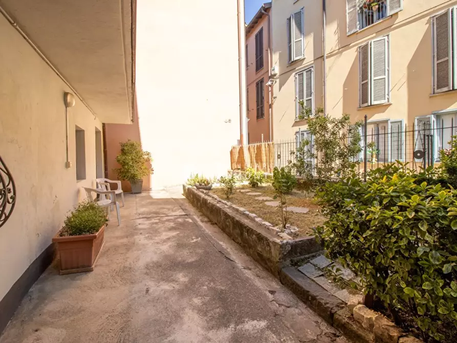 Immagine 9 di Appartamento in vendita  a Oggiono