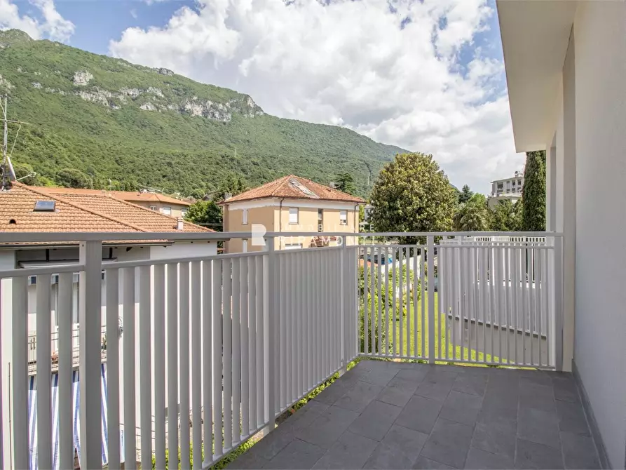 Immagine 6 di Appartamento in vendita  47 a Lecco