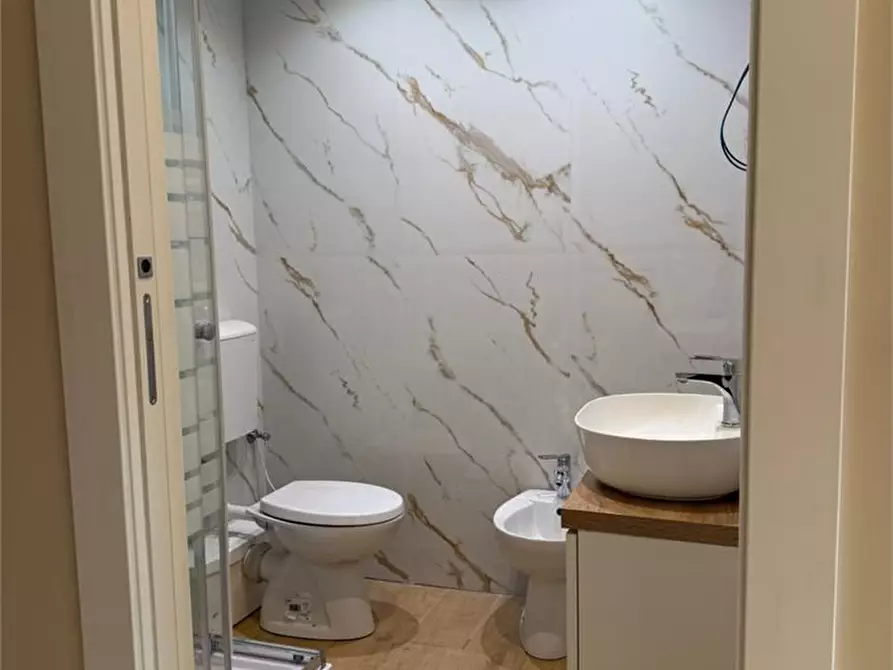 Immagine 6 di Appartamento in vendita  a Lecco