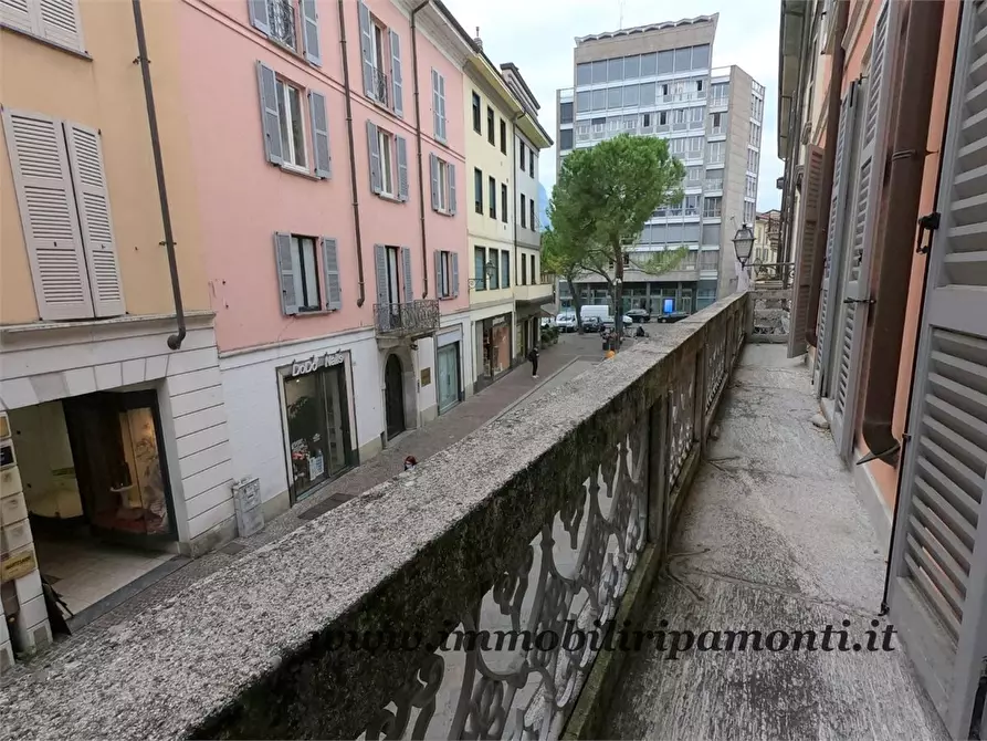 Immagine 3 di Appartamento in vendita  57 a Lecco
