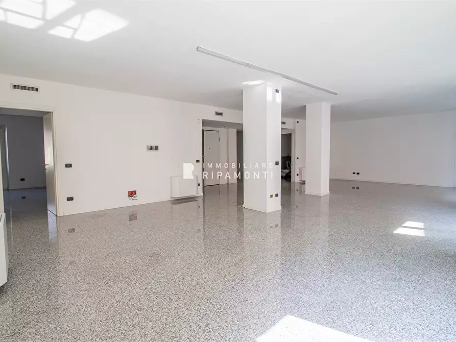 Immagine 6 di Appartamento in vendita  57 a Lecco