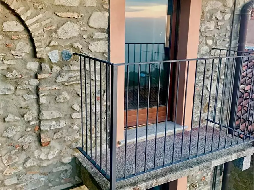 Immagine 3 di Appartamento in vendita  6 a Colle Brianza