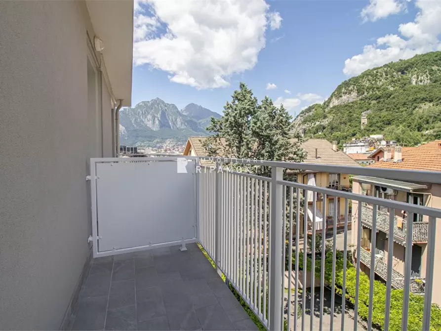 Immagine 9 di Appartamento in vendita  47 a Lecco
