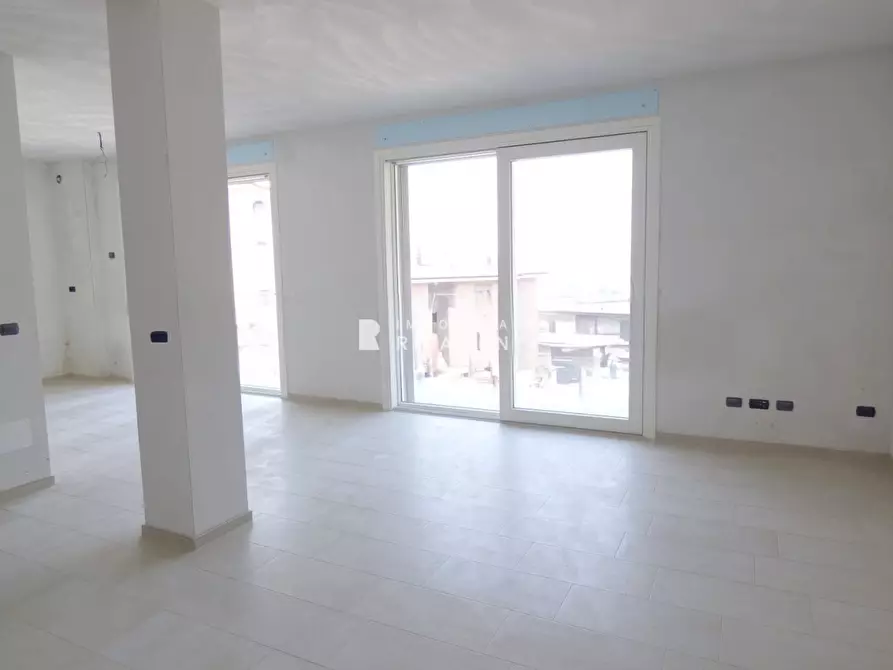 Immagine 5 di Appartamento in vendita  31 a Lecco