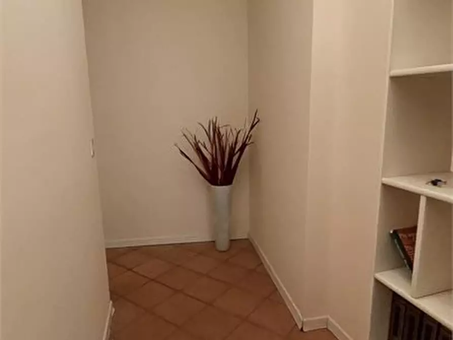 Immagine 8 di Appartamento in vendita  a Lucca