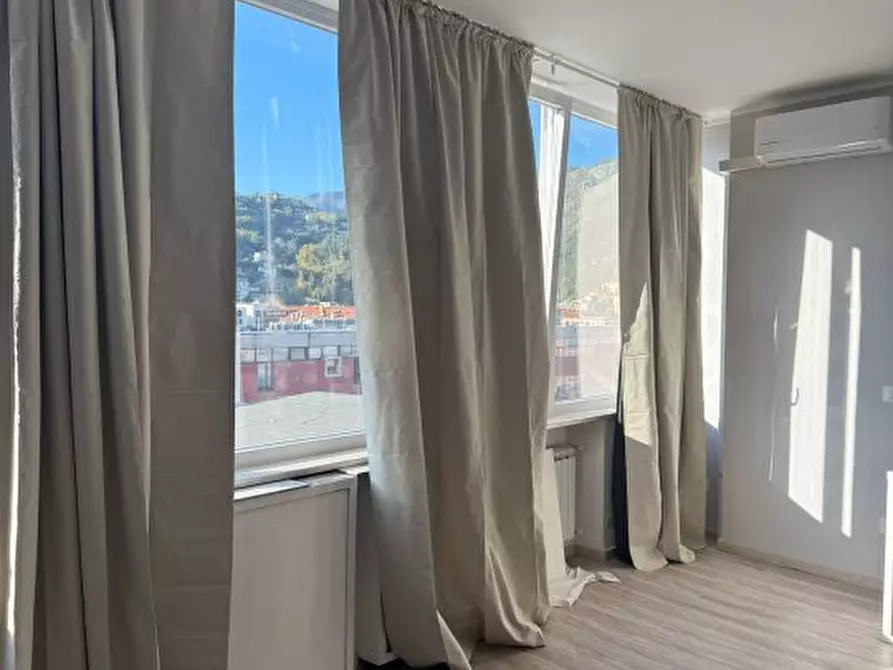 Immagine 1 di Appartamento in vendita  a Carrara