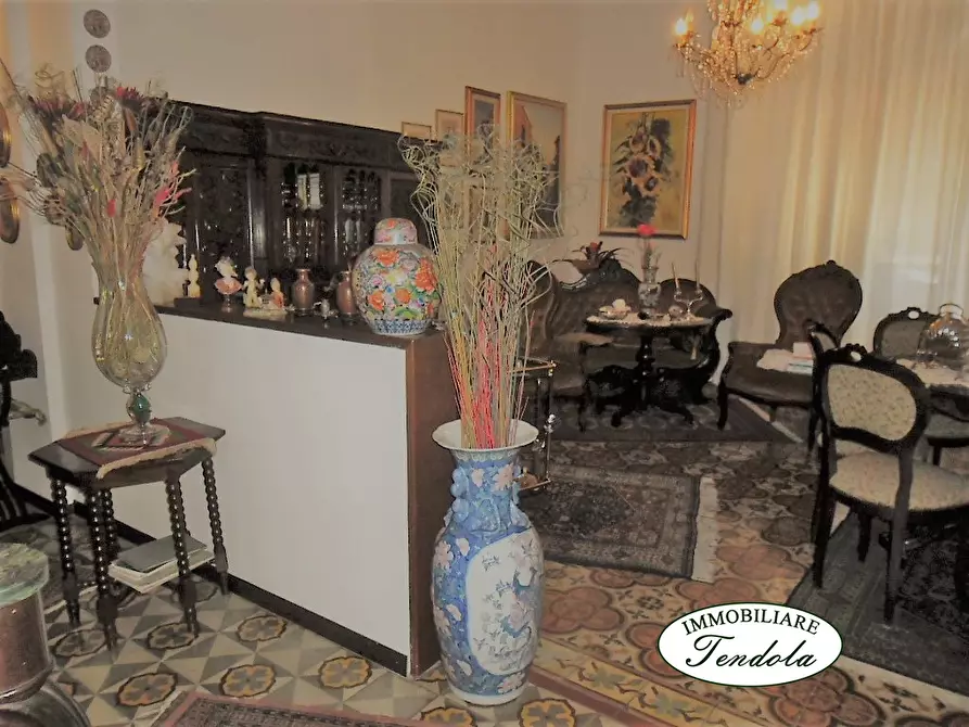 Immagine 2 di Appartamento in vendita  a Carrara