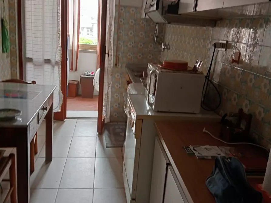 Immagine 3 di Appartamento in vendita  a Carrara