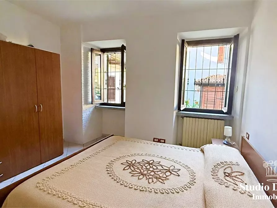 Immagine 8 di Appartamento in vendita  16 a Carate Brianza