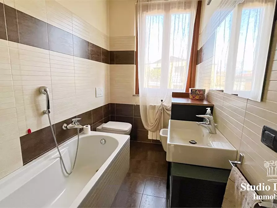 Immagine 6 di Appartamento in vendita  131 a Giussano