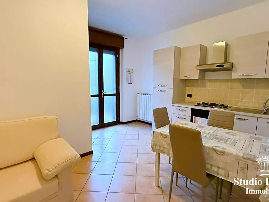 Immagine 3 di Casa indipendente in vendita  26 a Verano Brianza