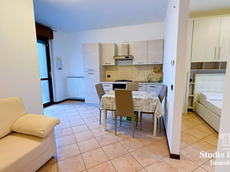Immagine 5 di Casa indipendente in vendita  26 a Verano Brianza