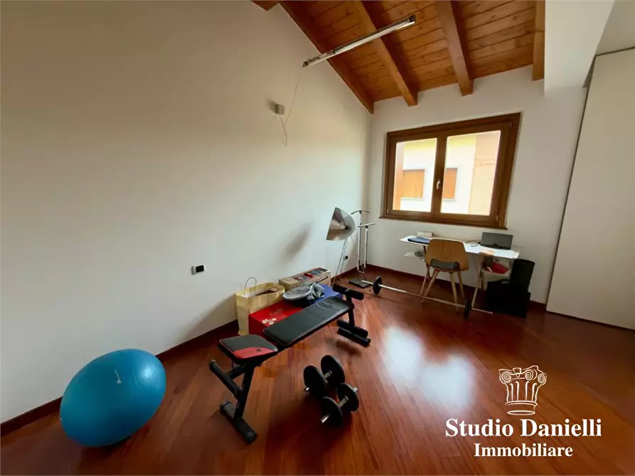 Immagine 10 di Appartamento in vendita  2 a Carate Brianza