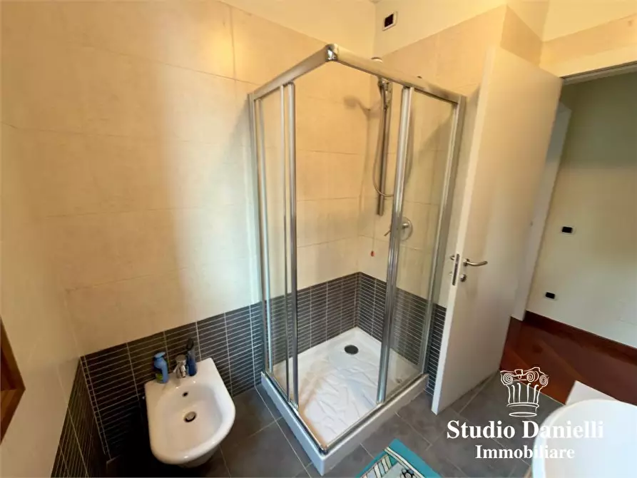 Immagine 9 di Appartamento in vendita  2 a Carate Brianza