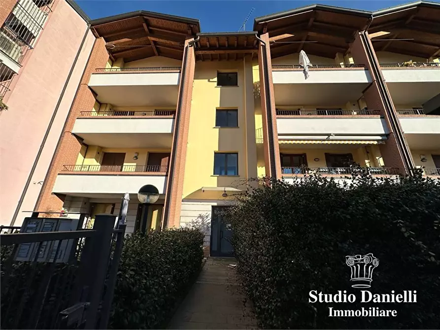 Immagine 2 di Appartamento in vendita  2 a Besana In Brianza