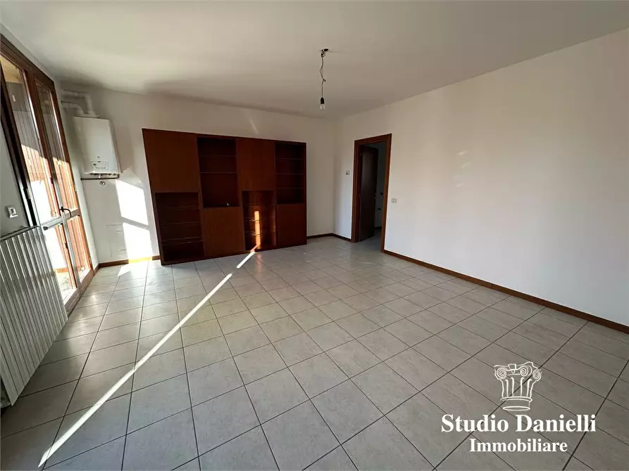 Immagine 5 di Appartamento in vendita  2 a Besana In Brianza