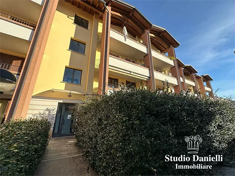 Immagine 1 di Appartamento in vendita  2 a Besana In Brianza