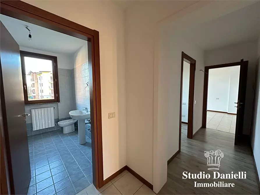 Immagine 9 di Appartamento in vendita  2 a Besana In Brianza