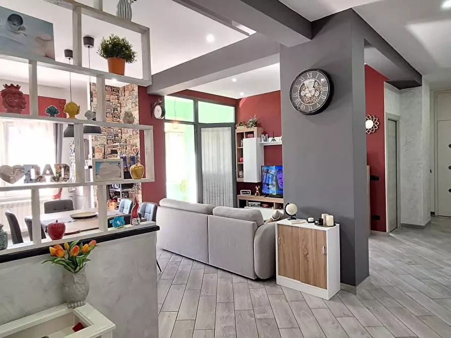 Immagine 5 di Appartamento in vendita  31 a Napoli